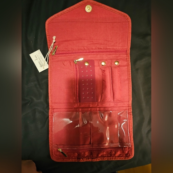 Grace and lace portable jewelery organizer - Picture 6 of 6